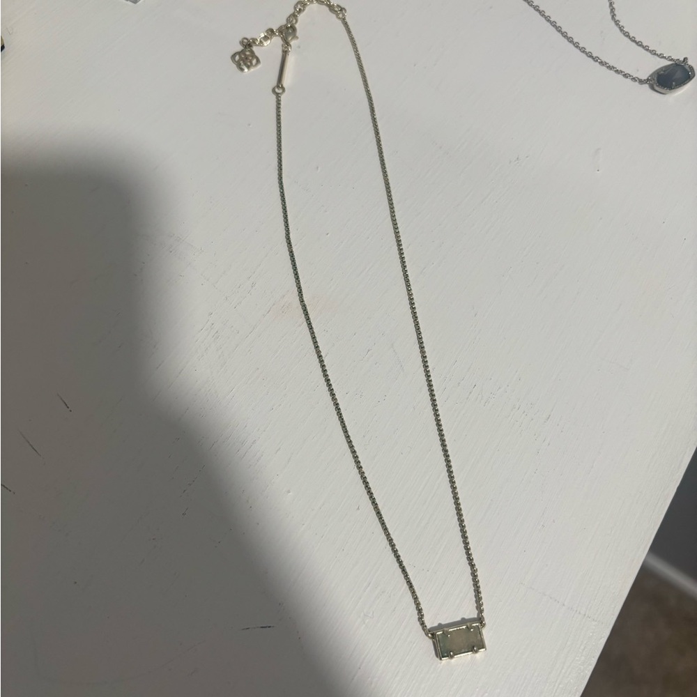 Kendra Scott necklace